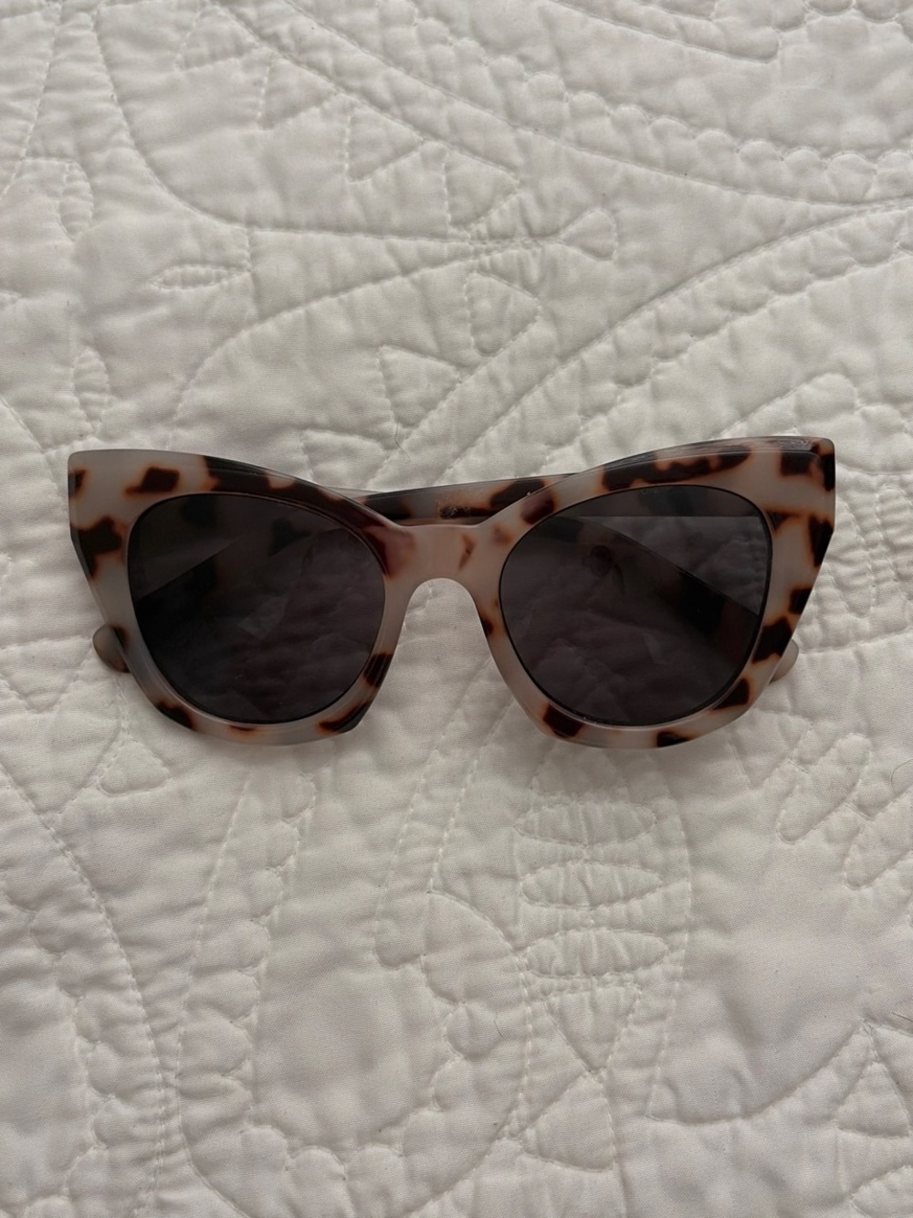 Tortoiseshell Cat Eye Sunglasses - Brown Pattern